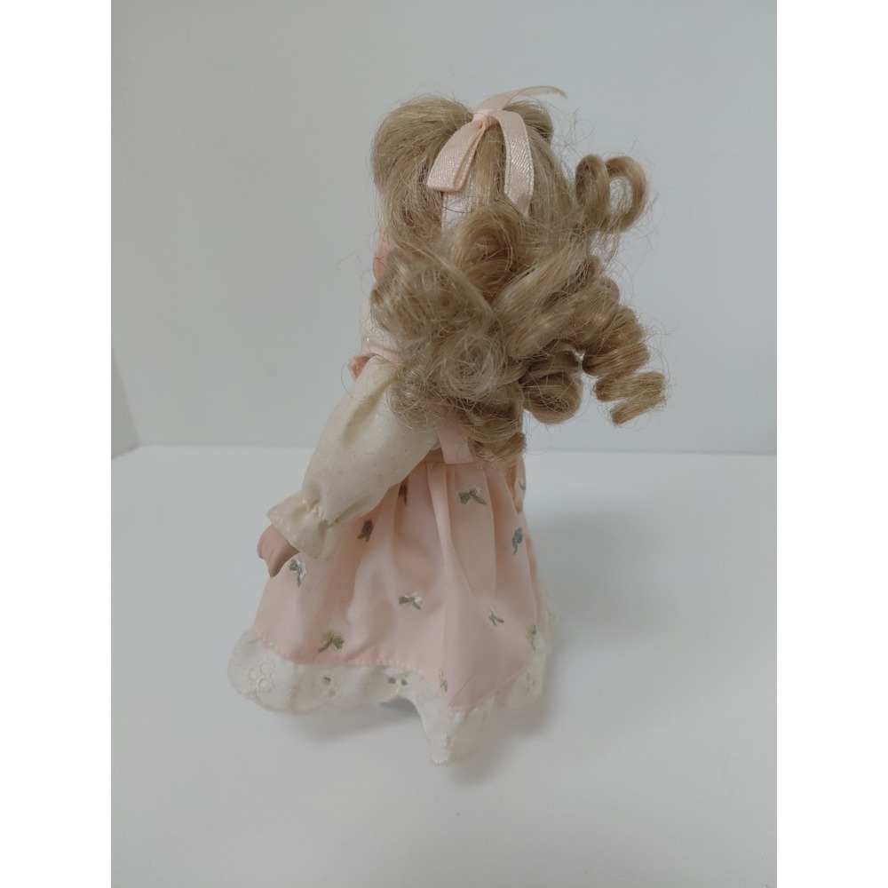 VTG 8" Russ Porcelain Doll The Month - June "Pearl" Collectible Birth Month Doll - Picture 5 of 5